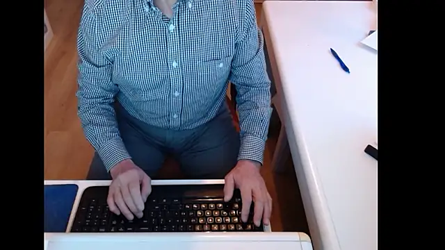 Snapshot of dutchpornking chatting on March 3, 2026, 7:04 am dutchpornking online show from March 3, 2026, 7:04 am