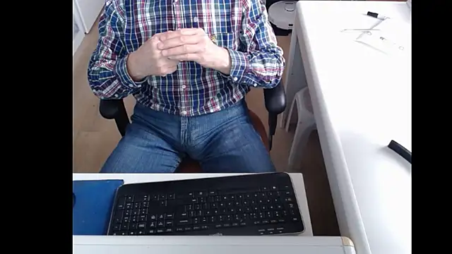 Snapshot of dutchpornking chatting on March 15, 2025, 7:20 am dutchpornking online show from March 15, 2025, 7:20 am
