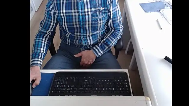 Snapshot of dutchpornking chatting on March 10, 2025, 7:55 am dutchpornking online show from March 10, 2025, 7:55 am