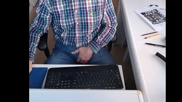 Snapshot of dutchpornking chatting on February 28, 2025, 7:48 am dutchpornking online show from February 28, 2025, 7:48 am