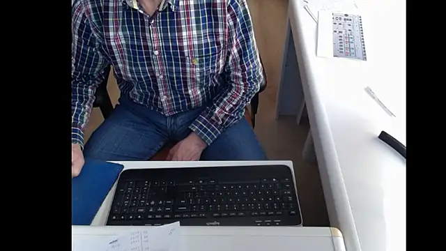 Snapshot of dutchpornking chatting on March 5, 2025, 11:06 am dutchpornking online show from March 5, 2025, 11:06 am