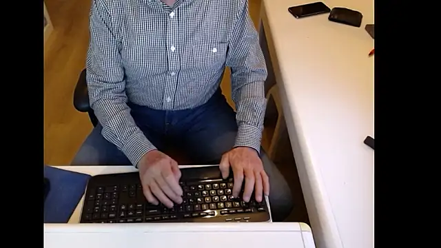 Snapshot of dutchpornking chatting on March 1, 2026, 7:47 pm dutchpornking online show from March 1, 2026, 7:47 pm