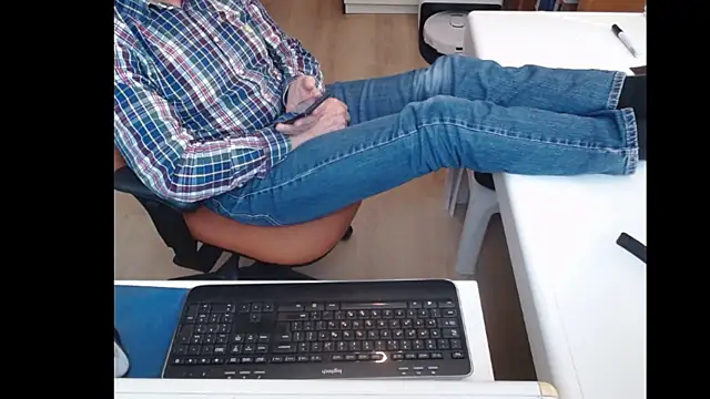 Snapshot of dutchpornking chatting on March 15, 2025, 4:54 pm dutchpornking online show from March 15, 2025, 4:54 pm