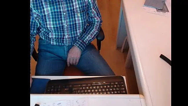 Snapshot of dutchpornking chatting on March 11, 2025, 5:35 pm dutchpornking online show from March 11, 2025, 5:35 pm