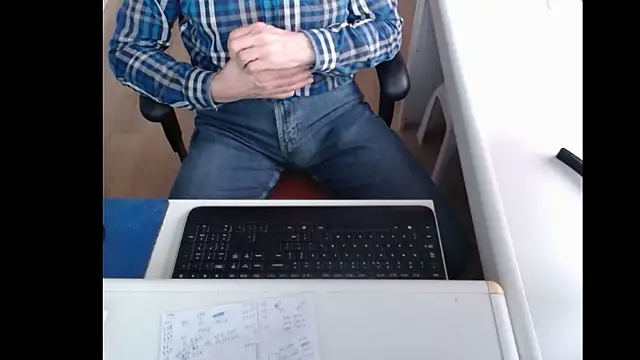 Snapshot of dutchpornking chatting on March 11, 2025, 7:46 am dutchpornking online show from March 11, 2025, 7:46 am