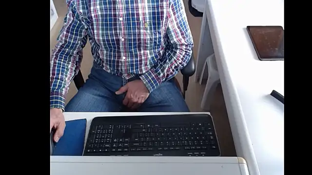 Snapshot of dutchpornking chatting on March 12, 2025, 11:54 am dutchpornking online show from March 12, 2025, 11:54 am