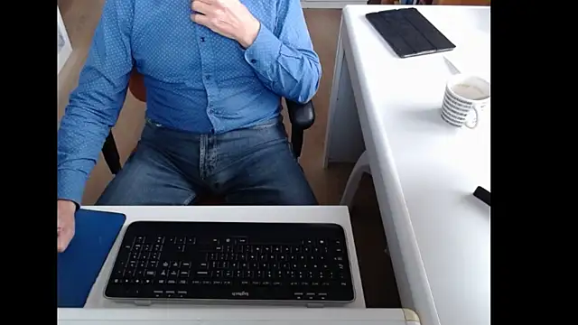 dutchpornking online show from October 13, 2025, 8:05 am