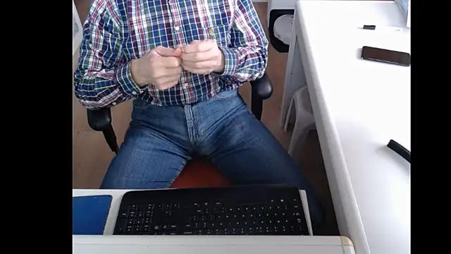 Snapshot of dutchpornking chatting on March 13, 2025, 7:53 am dutchpornking online show from March 13, 2025, 7:53 am