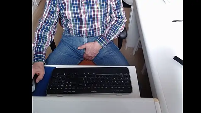 Snapshot of dutchpornking chatting on February 25, 2025, 2:37 pm dutchpornking online show from February 25, 2025, 2:37 pm