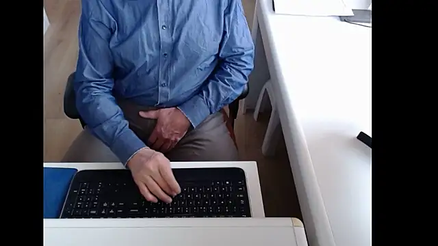 Snapshot of dutchpornking chatting on February 27, 2026, 7:52 am dutchpornking online show from February 27, 2026, 7:52 am