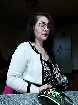 Snapshot of Chriss_Tinaa chatting on February 19, 2025, 5:16 am Chriss Tinaa online show from February 19, 2025, 5:16 am