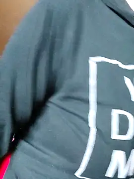 Snapshot of Chriss_Tinaa chatting on March 18, 2025, 5:45 am Chriss Tinaa online show from March 18, 2025, 5:45 am