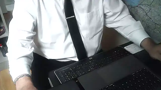 DUDURAxh online show from February 24, 2025, 2:26 pm