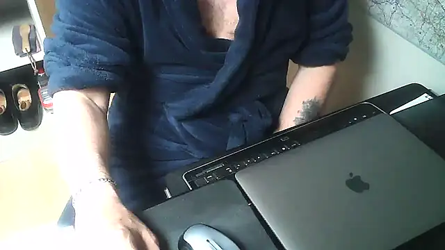 Snapshot of DUDURA@xh chatting on March 22, 2026, 10:28 am DUDURAxh online show from March 22, 2026, 10:28 am