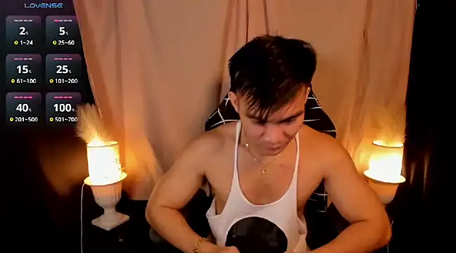 Snapshot of 000batman000 chatting on February 21, 2025, 10:28 am 000batman000 online show from February 21, 2025, 10:28 am