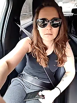 Snapshot of Tinas5 chatting on March 3, 2026, 1:07 pm Tinas5 online show from March 3, 2026, 1:07 pm