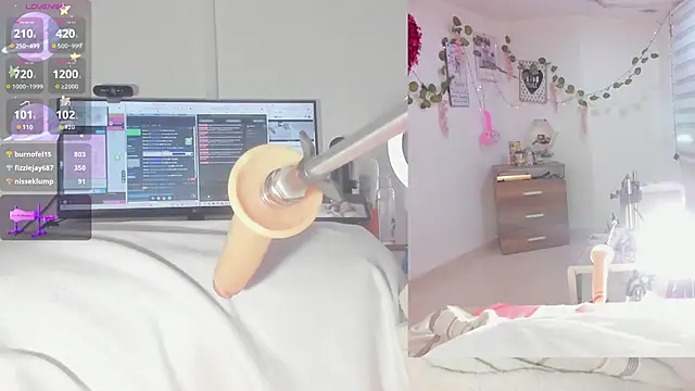 sofi velez online show from December 13, 2025, 8:04 pm