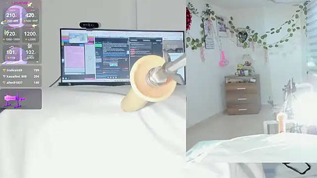 sofi velez online show from December 14, 2025, 5:07 pm