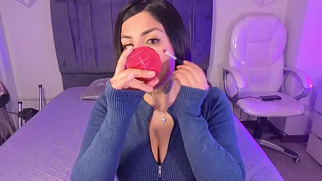 Catalinaa martinez online show from November 28, 2025, 3:17 am