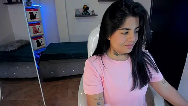 Catalinaa martinez online show from February 15, 2025, 8:45 pm