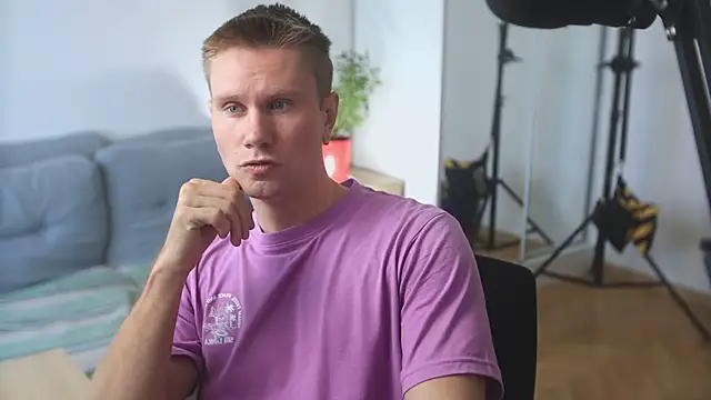 kevin-park online show from April 19, 2026, 10:49 am