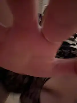 Prettylilgirll online show from April 14, 2026, 2:55 pm