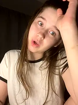 HornyGirlH online show from November 10, 2025, 1:54 am