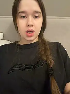 HornyGirlH online show from February 4, 2026, 4:29 am