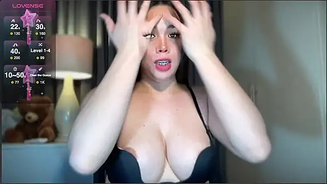 MISSANACONDA online show from October 14, 2025, 3:29 am