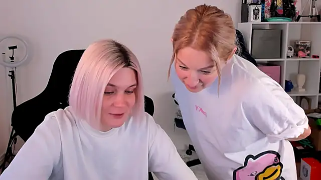 hotblonds online show from November 1, 2025, 10:53 am