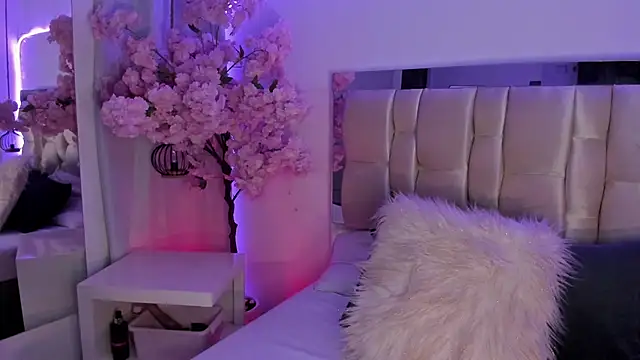 AMMY-CAMM online show from November 18, 2025, 9:07 pm