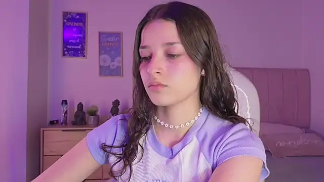 Amaia Daniells online show from November 12, 2025, 3:43 am