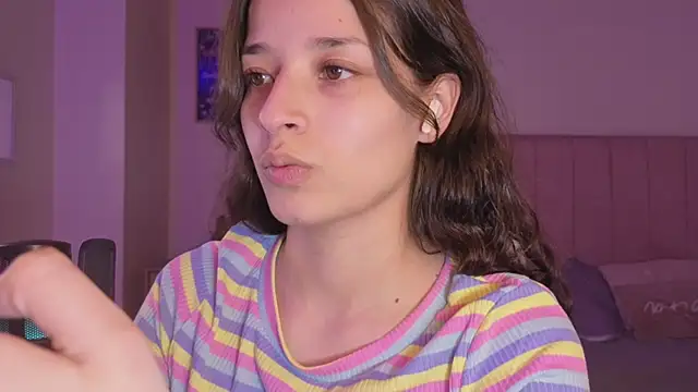 Amaia Daniells online show from November 25, 2025, 3:40 am