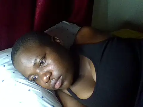 cute-marianna online show from November 13, 2025, 3:49 pm