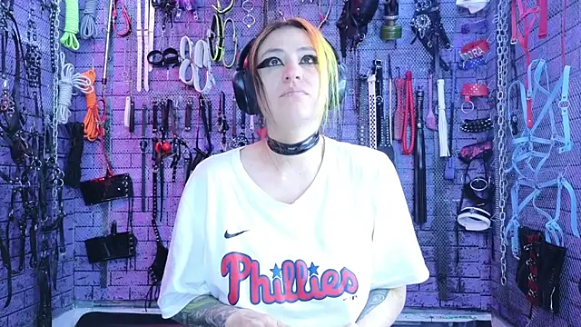 PANDORANEZZ online show from December 15, 2025, 4:18 am