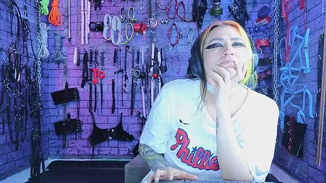 PANDORANEZZ online show from November 15, 2025, 5:55 am