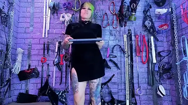 PANDORANEZZ online show from June 18, 2026, 11:43 pm