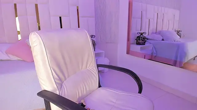 Meghan stonne  online show from October 26, 2025, 6:41 pm