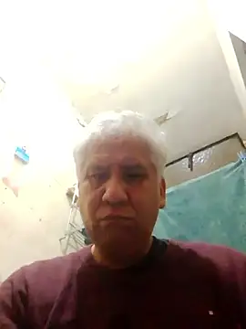 Momlover2022 online show from April 27, 2026, 3:48 am