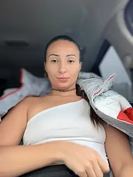 YOUR-KARINA online show from March 3, 2025, 7:13 am