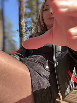 YOUR-KARINA online show from March 20, 2025, 6:08 am