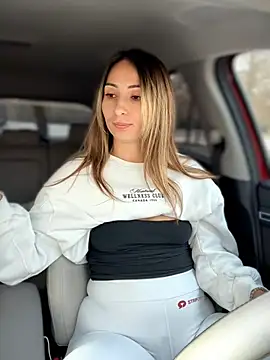 YOUR-KARINA online show from February 5, 2026, 10:11 am