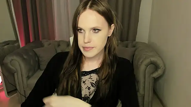 EffieMinki online show from April 18, 2026, 9:26 pm