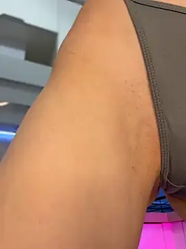 Kira Quinn online show from February 8, 2026, 7:00 pm