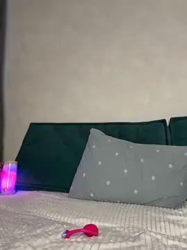 Kira Quinn online show from April 23, 2026, 10:55 am