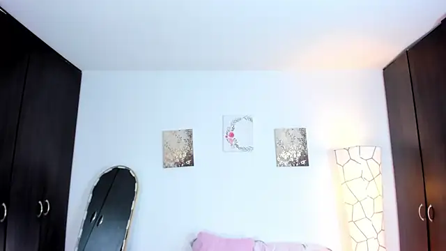 SarahCinnamon- online show from April 3, 2026, 7:20 pm