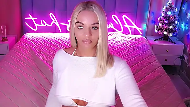 Snapshot of AllwaysHotJ chatting on January 11, 2026, 2:40 am AllwaysHotJ online show from January 11, 2026, 2:40 am