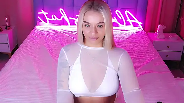 AllwaysHotJ online show from November 3, 2025, 2:17 am