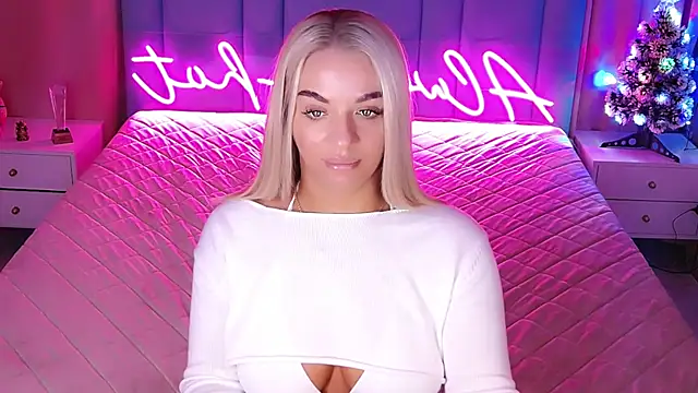 Snapshot of AllwaysHotJ chatting on January 14, 2026, 2:15 am AllwaysHotJ online show from January 14, 2026, 2:15 am