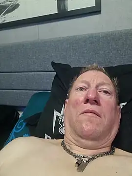 tomtom111111 online show from October 10, 2025, 2:07 pm